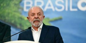 A la COP30, Lula appelle à sortir des énergies fossiles par « le consensus »