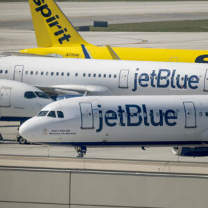 For Struggling JetBlue, Spirit’s Demise May Offer an Opportunity