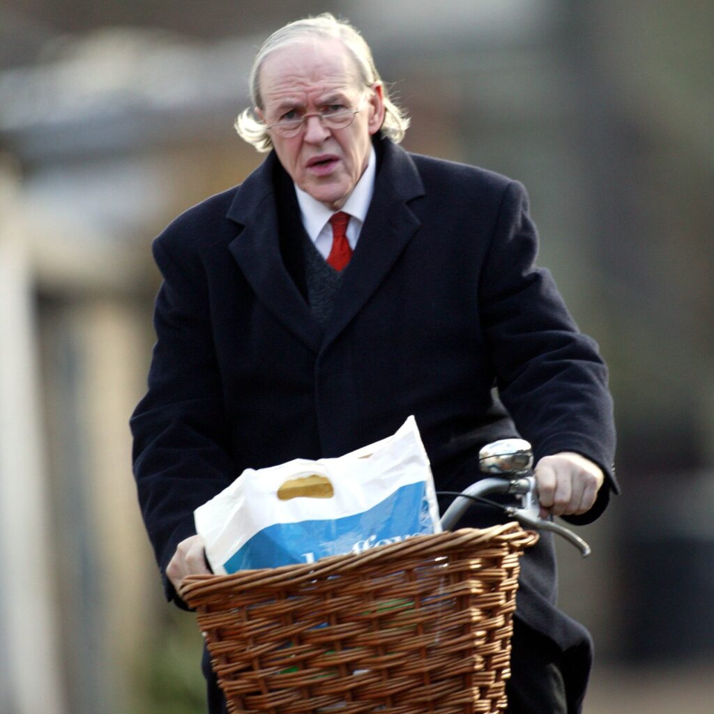 J.H. Prynne, Erudite and Elusive British Poet, Dies at 89