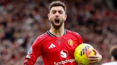 Man Utd&rsquo;s Fernandes wins Football Writers&rsquo; men&rsquo;s award