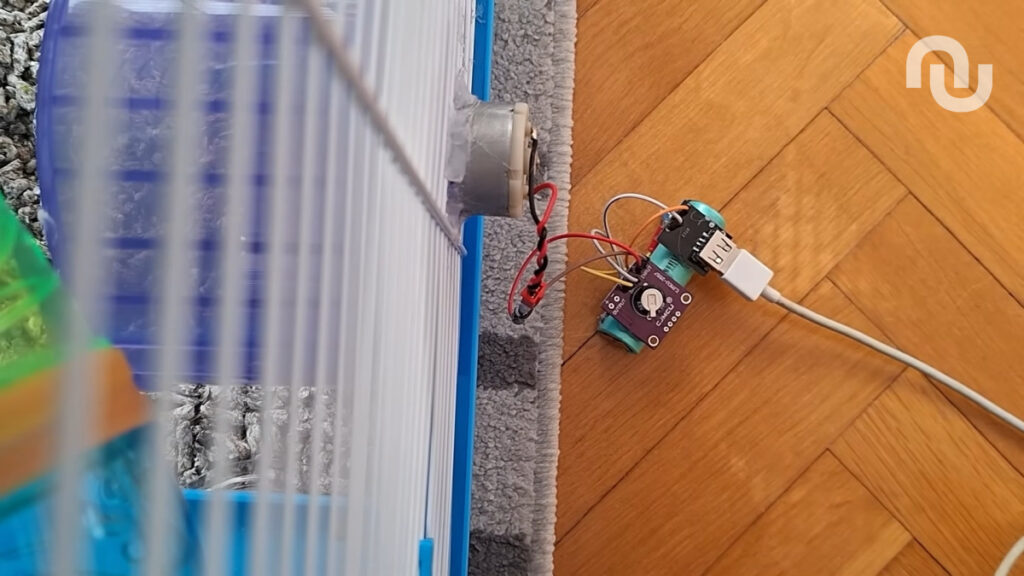 Un ado transforme la roue de son hamster en chargeur de smartphone