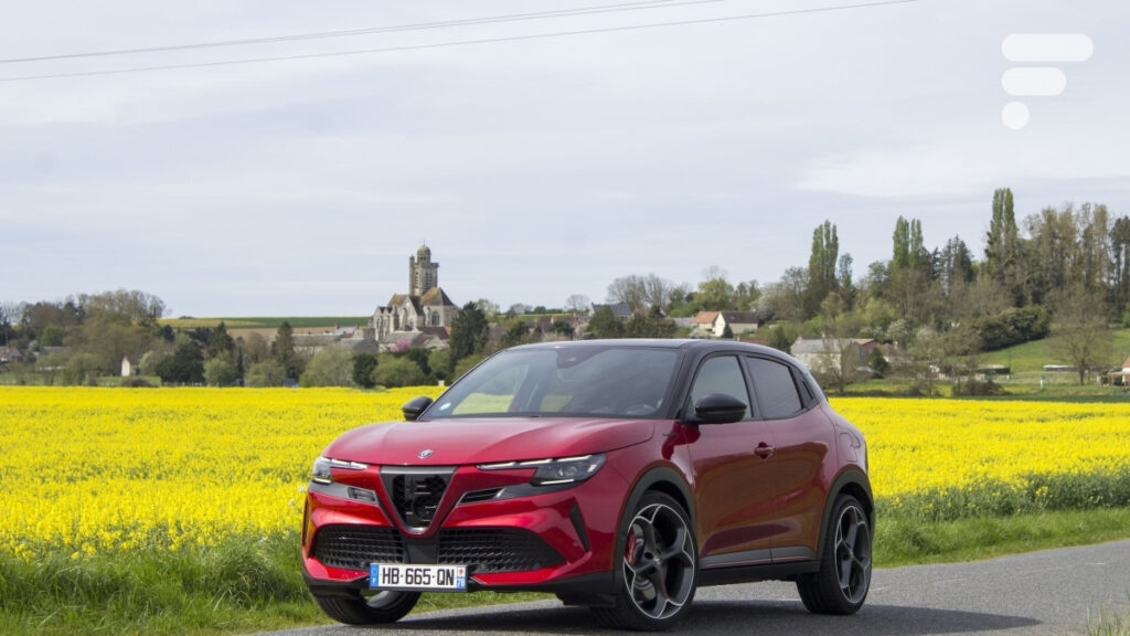 J’ai roulé 1000 km en Alfa Romeo Junior Veloce pour savoir si on pouvait prendre du plaisir en voiture électrique : voici ce que j’en pense