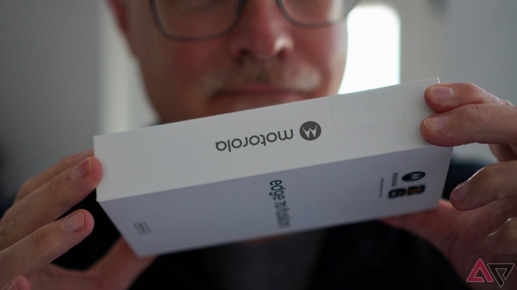 I&rsquo;ve got a new Motorola phone, and all I can think about is how good it smells