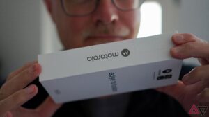 I&rsquo;ve got a new Motorola phone, and all I can think about is how good it smells