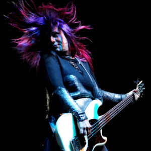 Jennifer Finch, Scalding Bassist for Alt-Rock Band L7, Dies at 59