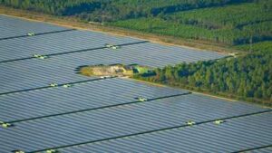 Projets photovoltaïques, logements sociaux, sécurité intérieure… Le deuxième « méga-décret » de simplification publié au Journal officiel