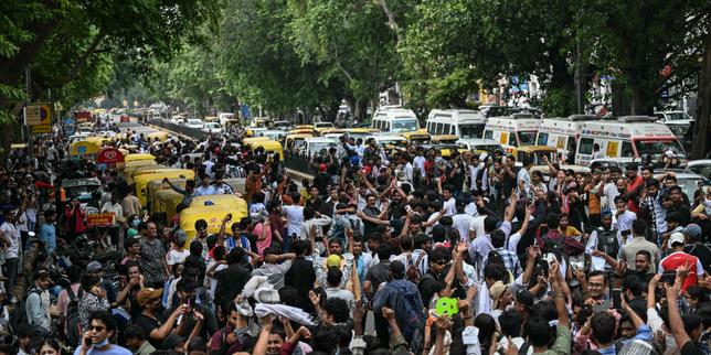 « En Inde, loin de verser dans la violence, les jeunes manifestants ont opté pour le rire, la danse et le chant »