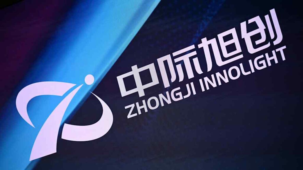 Winner of US-China AI rivalry falls 10% in Hong Kong debut