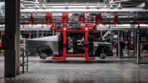Un fournisseur réclame 250 000 $ par semaine à Tesla pour débloquer la production du Cybertruck