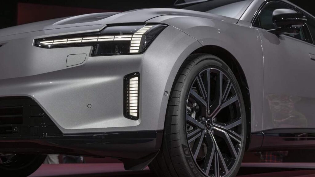 Promesse non tenue sur l’EX90 : pourquoi Volvo offre 1 800 € à ses premiers acheteurs