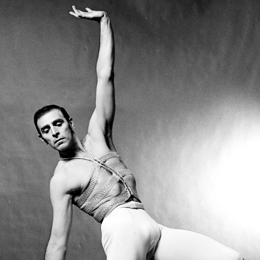 Paul Sanasardo, Creator of Intense (and Even Brutal) Dances, Dies at 97
