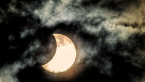 Comment suivre en direct la grande éclipse solaire totale du 12 août 2026 ?