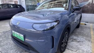 On a essayé le Leapmotor A10 (B03X) de Stellantis : le SUV électrique à 23 400 € armé d’un LiDAR