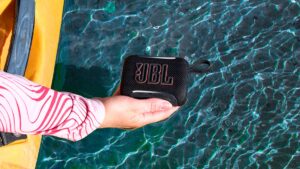 La récente JBL Go 5, l’une des meilleures enceintes Bluetooth pour l’été, voit son prix chuter