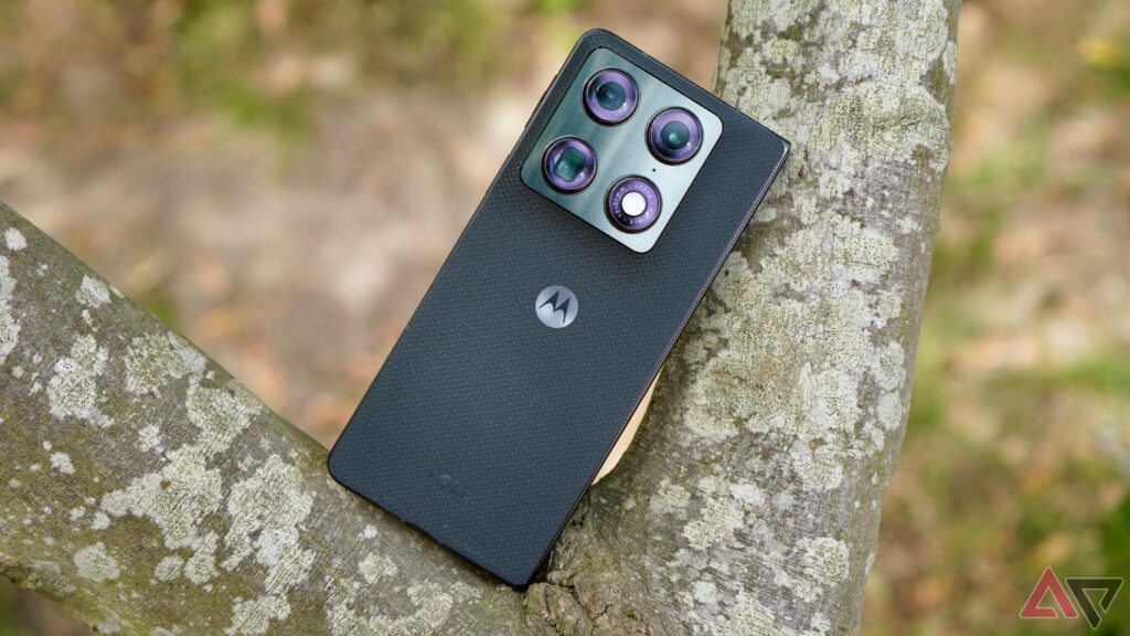 I reviewed the Motorola Razr Fold. It&rsquo;s a serious threat to Samsung and Google