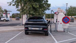 Recharge ultra-rapide :  la grande lotterie des puissances de charge