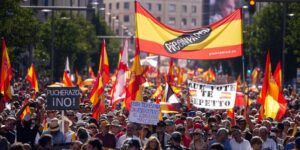A Madrid, des dizaines de milliers de personnes ont manifesté contre la gestion de la crise migratoire à Ceuta