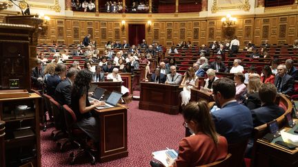 DIRECT. Elections sénatoriales 2026 : les grands électeurs d&rsquo;une soixantaine de départements sont appelés aux urnes pour le dernier scrutin avant la présidentielle