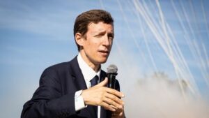 Le ministre de l&rsquo;Éducation nationale s&rsquo;inquiète de la violence lors des blocages de lycées, tout en jugeant des revendications « légitimes »