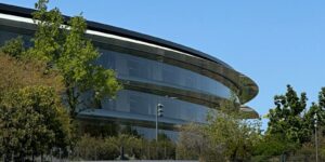 Bank of America says Meta’s Muse highlights a new risk for Apple’s services revenue
