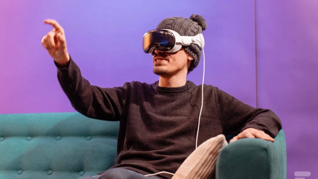Face aux Meta VR Glasses, l’avenir du Vision Pro est « en sursis » chez Apple