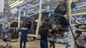 « On attend désespérément les batteries Long Range » : pourquoi le made in France pénalise Citroën et Peugeot