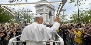 Visite du pape en France : après deux jours intenses à Paris, Léon XIV est à Lourdes pour une fin de week-end qui sera marquée par la question des violences sexuelles dans l’Eglise catholique