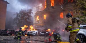 EN DIRECT, guerre en Ukraine : fortes explosions entendues à Kiev visée par des missiles balistiques, selon l’armée de l’air ukrainienne