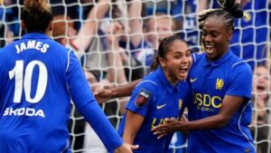 Thompson strike seals Chelsea win to end Arsenal&rsquo;s unbeaten run