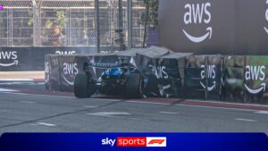 Albon slams into the wall and brings out safety car