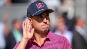 USA closing on early points as Internationals cling onto shock lead LIVE!