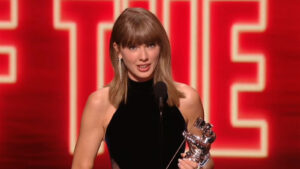 MTV VMAs: Taylor Swift Dedicates Video Of The Year Award To Dolly Parton “The Ultimate Showgirl”
