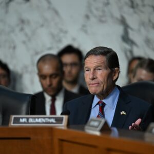 Senators Urge Trump to Reverse Diesel Deal With Putin