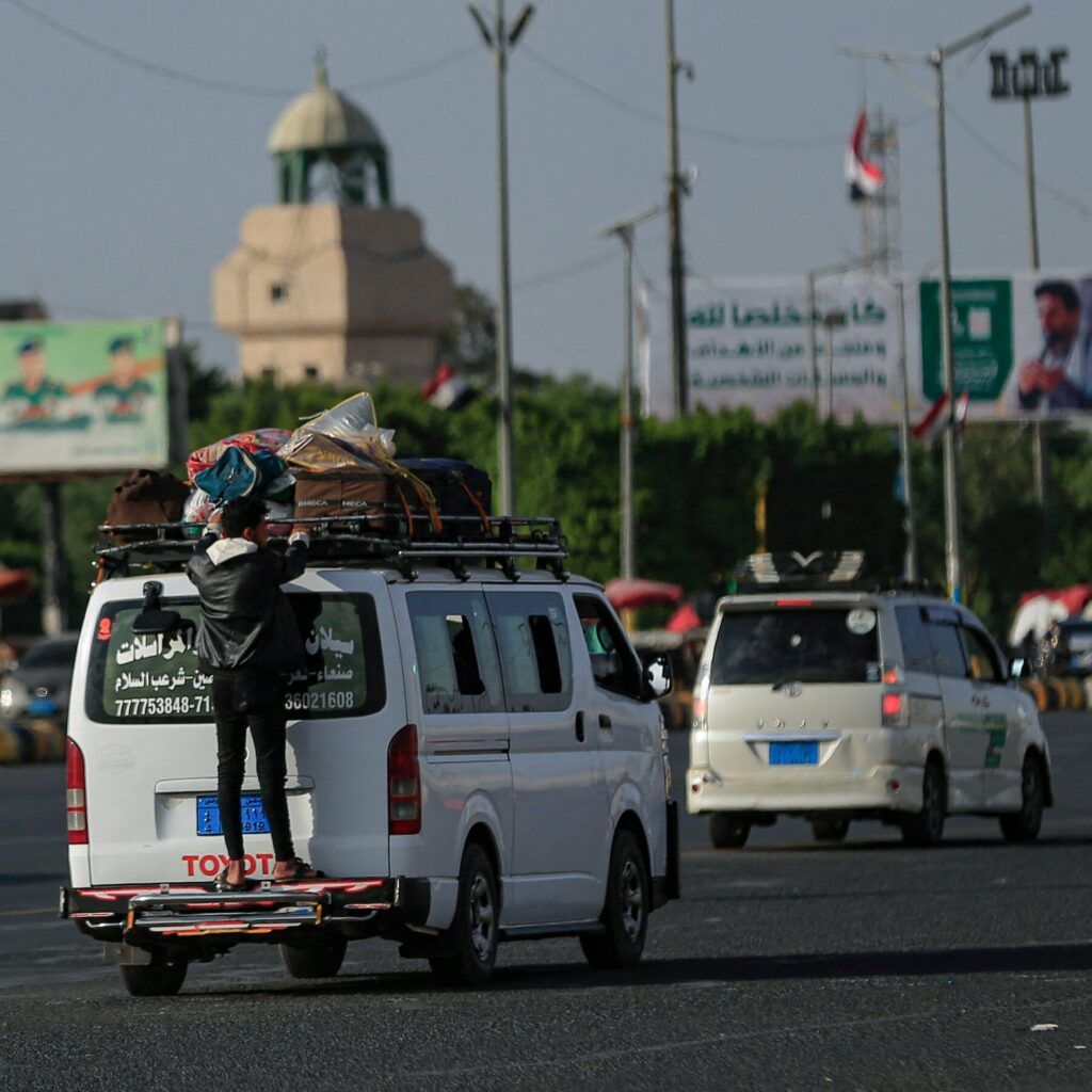Saudi Arabia and Yemen’s Houthis Trade Threats to Hit Oil Facilities