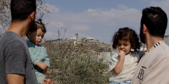 En Cisjordanie occupée, la solitude des Palestiniens : « Filmer ce qui se passe à nos portes est devenu notre seul recours face à l’impuissance de la justice »