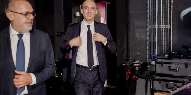 Primaire de la gauche : Raphaël Glucksmann se dit « désolé » après ses propos « inélégants » sur Ségolène Royal