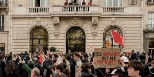 EN DIRECT, mouvement lycéen : à Paris, la dénonciation des violences policières est au cœur de la mobilisation