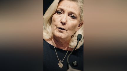 « J&rsquo;ai totalement confiance en Jordan » : Marine Le Pen fait front avec Jordan Bardella, à qui Mediapart attribue des écrits antisémites