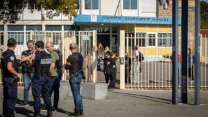 Ce que l&rsquo;on sait après qu&rsquo;un adolescent de 15 ans a eu la main arrachée par une grenade à Lens lundi, en marge d&rsquo;une manifestation devant un lycée