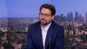 Budget 2027 : « C&rsquo;est inacceptable », le député écologiste Benjamin Lucas fustige les suppressions postes d&rsquo;enseignants voulues par le gouvernement