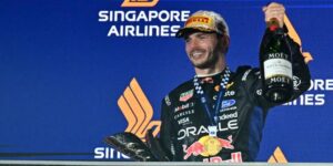 Max Verstappen remporte son premier GP de Singapour, Kimi Antonelli plus que jamais proche du titre de champion du monde