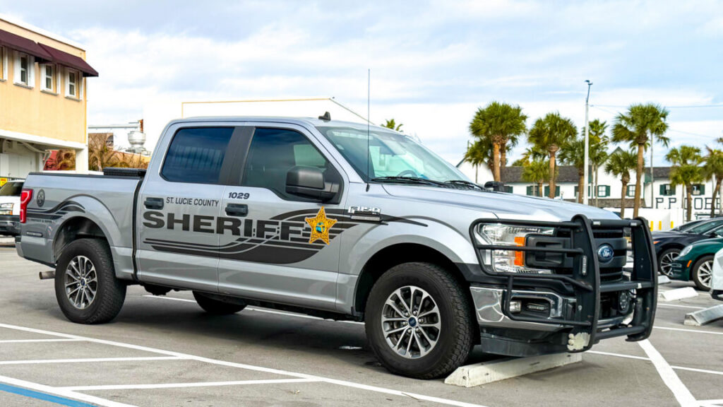 Florida cops say they don&rsquo;t know who owns 11 unpermitted Flock cameras