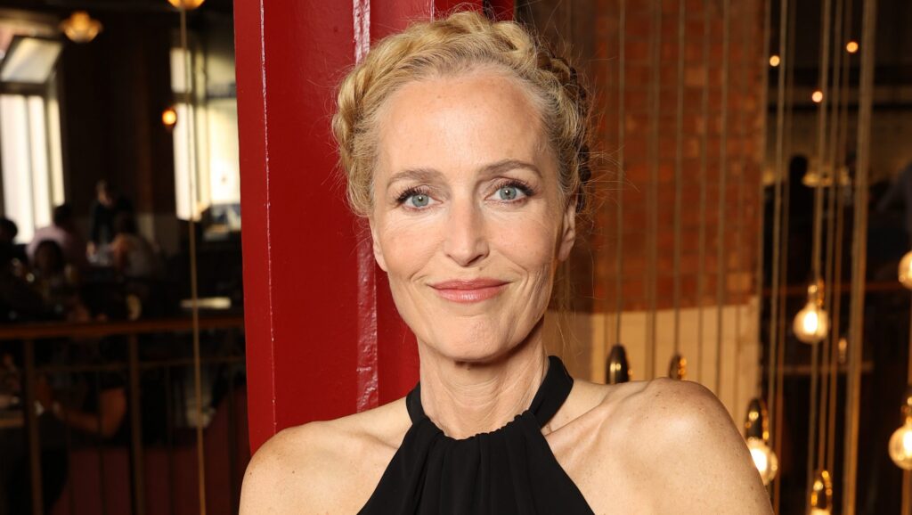 Gillian Anderson Explains Confrontation With “Distracting” Superfans Who Sat In Front Row Of West End Show: “We Can All See You”