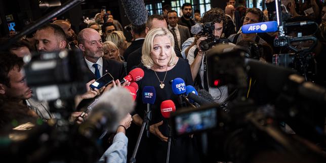 « Costard en Kevlar » : 39 sociétés de journalistes réagissent aux graves propos de Marine Le Pen