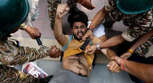 En Inde, le premier ministre Narendra Modi répond par la force, alors qu’il est défié par la jeunesse