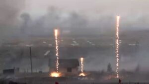 Une vidéo virale montre des drones « cracheurs de feu » déversant de la thermite en fusion à 2 000 °C