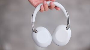 Noté 9/10 et en promo à -80 €, ce casque Sony 1000X The ColleXion mise sur l’excellence sonore