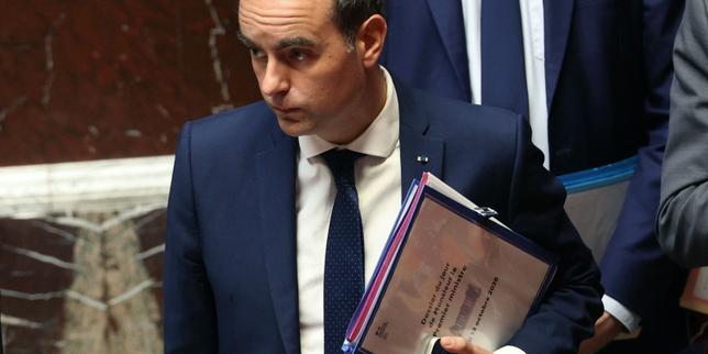 Budget 2027 : le RN en soutien du gouvernement pour repousser la motion de rejet du PS après de vifs débats sur la dette