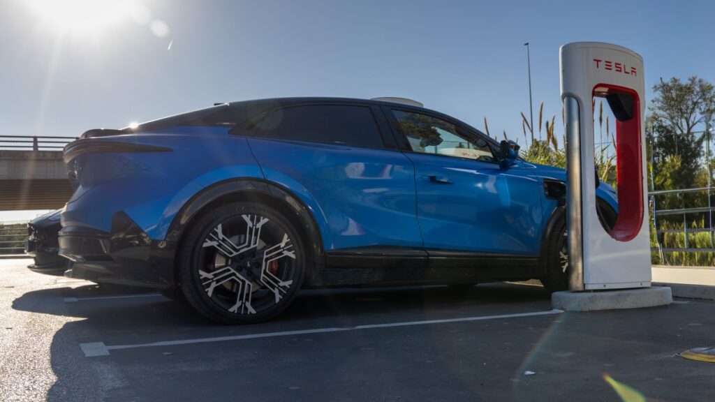 1 000 km en Alpine A390 GTS : le test de recharge tourne au fiasco pour la batterie française