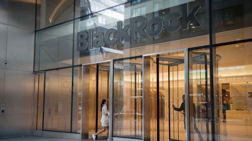 BlackRock pulls in 5bn to take assets to record high